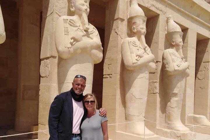 Visite privée et déjeuner du temple Hatshepsut, de la vallée du roi, de la vallée de la reine, du temple Habu