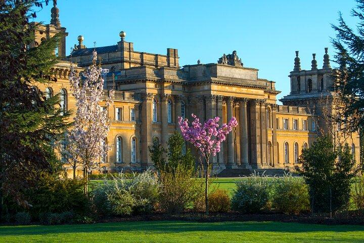 ロンドン発コッツウォルズとブレナム宮殿日帰り旅行