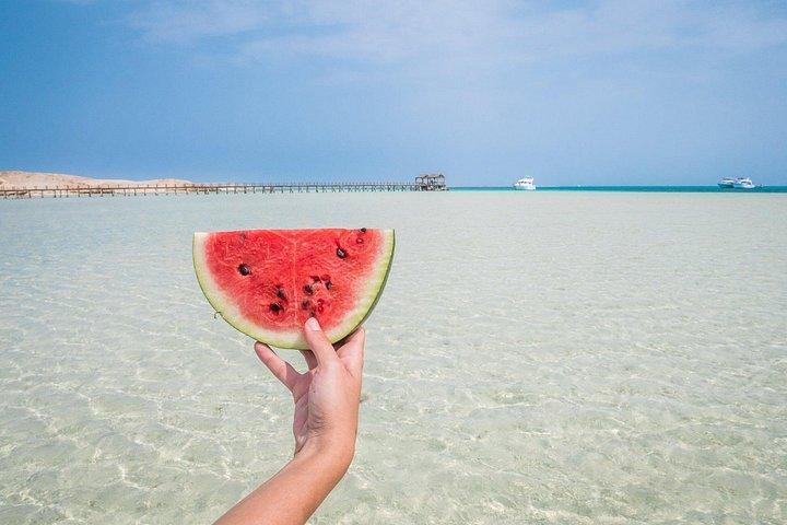 ハルガダから：ランチ付きのオレンジベイシュノーケリング旅行