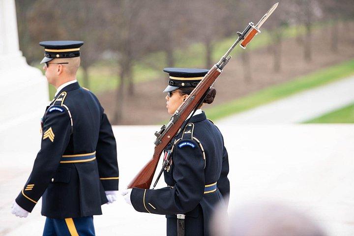 衛兵交代式アーリントン国立墓地プライベート ウォーキング ツアー