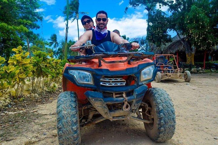 バヤヒベ発ラ・ロマーナからの半日ATVまたはバギー4x4