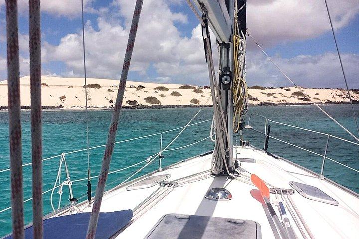 3 つの島: フエルテベントゥラ島、イスラ デ ロボス、ランサローテ島、プラヤス デ パパガヨ