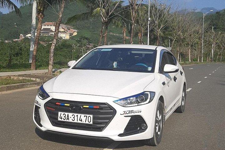 運転手付きのベトナム料理と観光のプライベート デイ ツアー