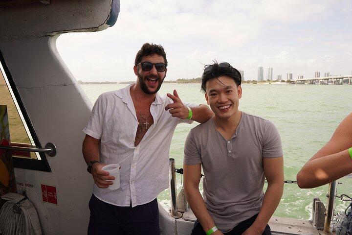 Miami: 3-stündige All-Inclusive-Party-Bootsfahrt