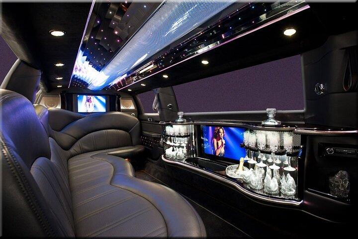 ラグジュアリー SUV または LIMO によるラスベガスへのプライベート トランスファー、1 時間の処分