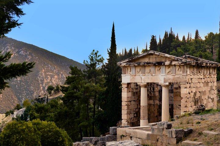 Private Divine Delphi for Families