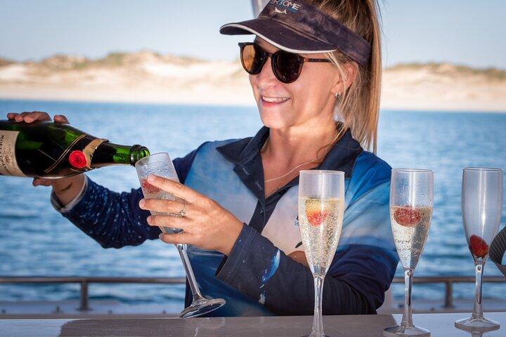 3,5 uur durende Broome Dolphin Sunset Cruise