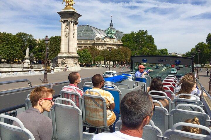 Hop-on Hop-off-busstur i Paris Tootbus (tillval)