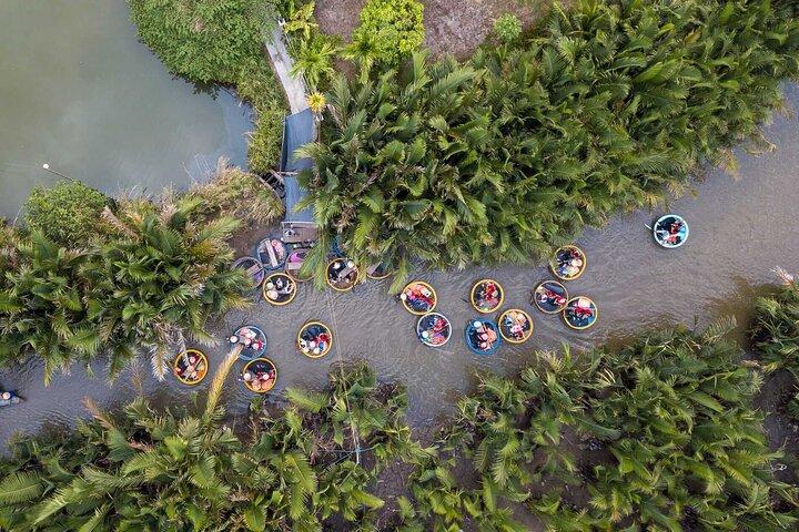 運転手付きのベトナム料理と観光のプライベート デイ ツアー