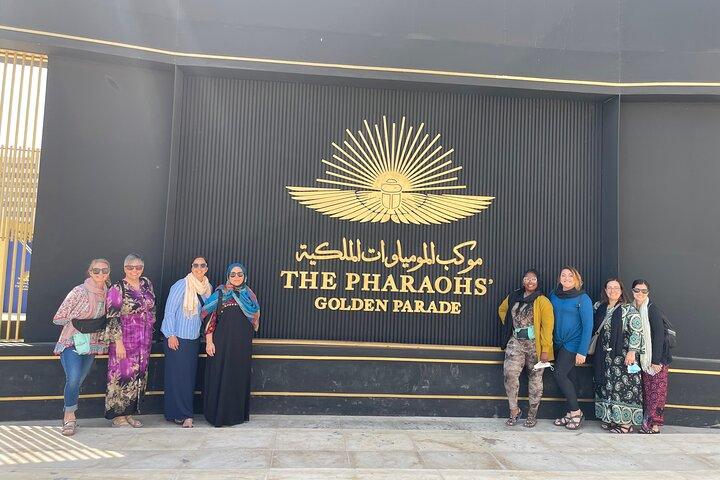 Grand Egyptian Museum och gamla kairo