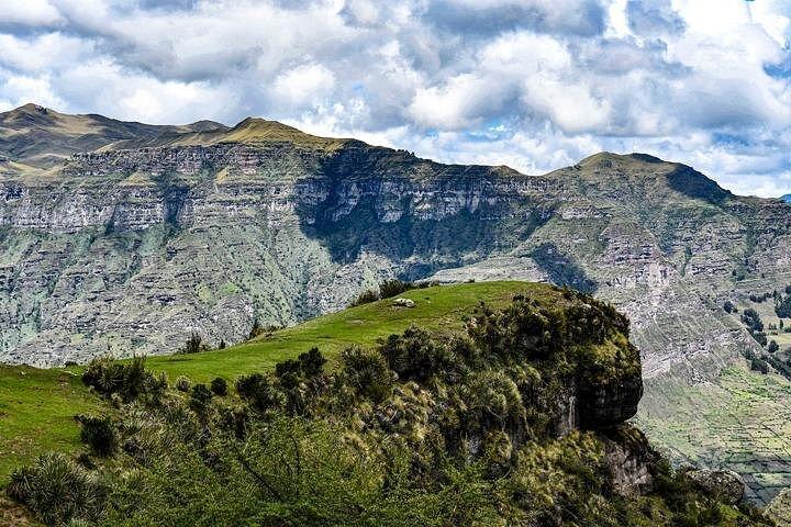Tour to the Waqrapukara Archaeological Complex from Cusco