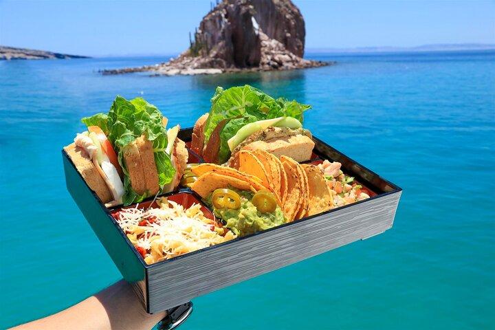 カボ半日シュノーケルアドベンチャーランチ＆オープンバー付き
