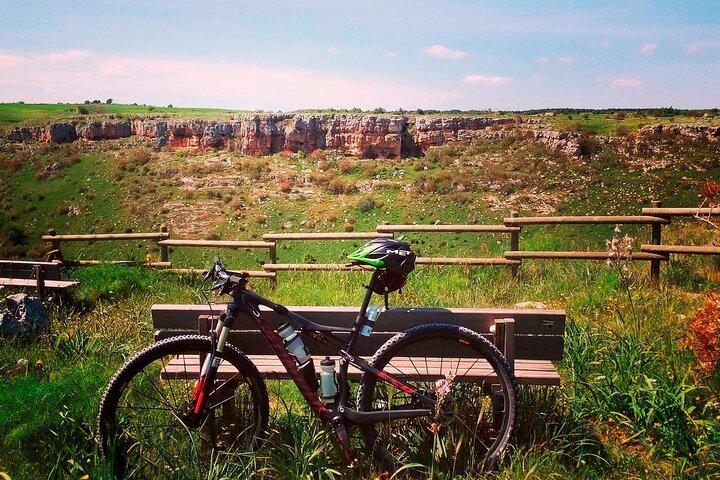 Passeio de bicicleta no Parque Nacional de Alta Murgia