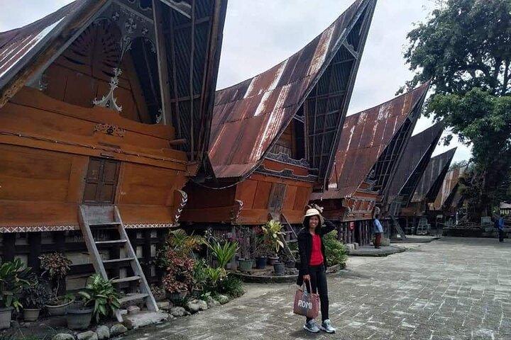 Tour privato dell'isola di Samosir di un'intera giornata dal nord di Sumatra