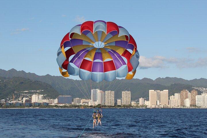 Experiência de Parasailing em Waikiki, HI