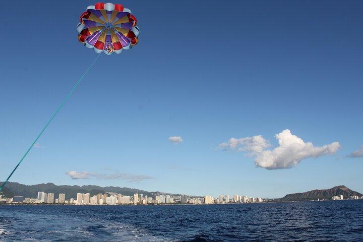 Experiência de Parasailing em Waikiki, HI