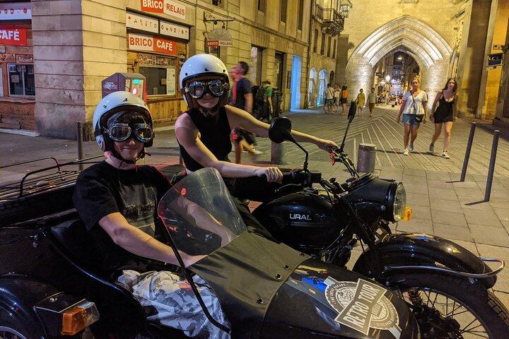 Visite privée de Bordeaux la nuit dans un side-car