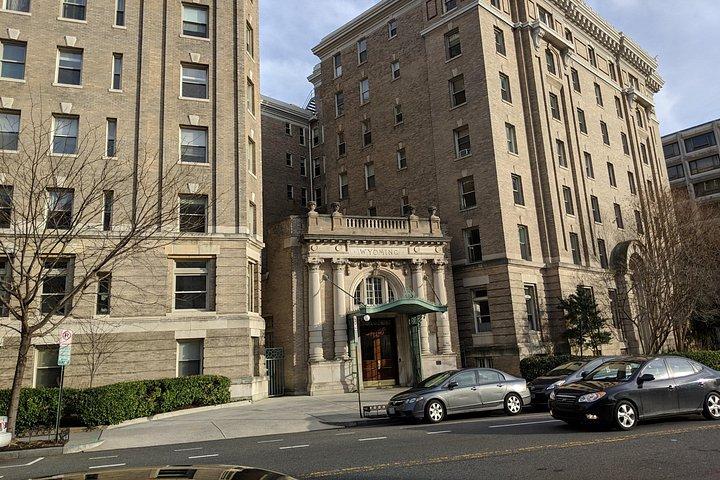 大統領官邸：デュポンとカラマ