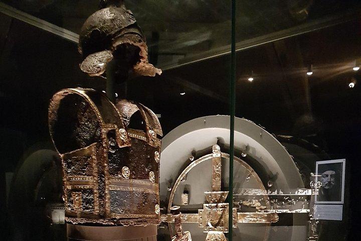 カリテアのホテルから王家の墓とフィリポス王博物館へのプライベート ツアー