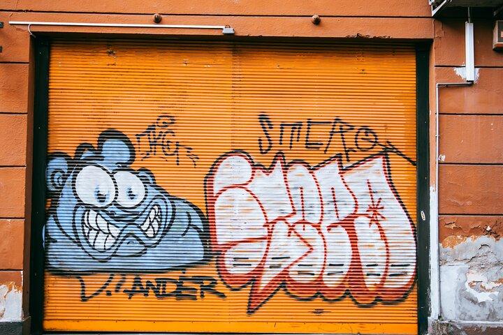 Alternative Street Art Visite à pied de Budapest, y compris la boisson.