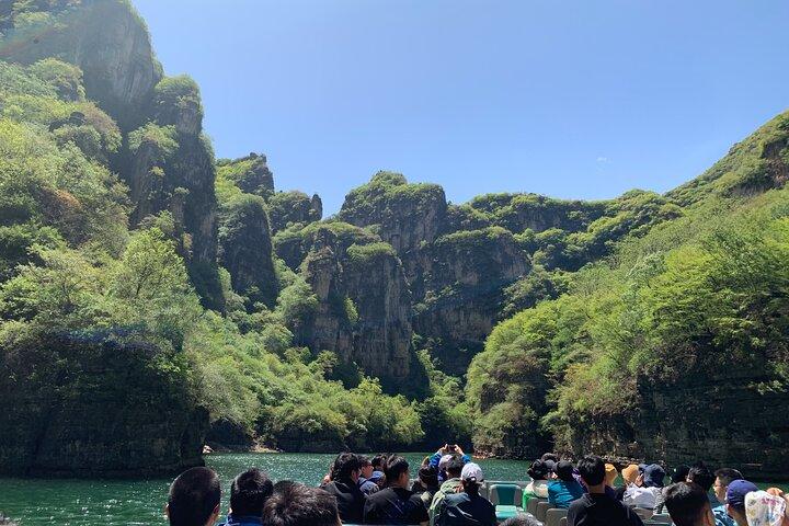 Tour privato di Pechino alla Grande Muraglia di Juyongguan e Gola di Longqing con giro in barca