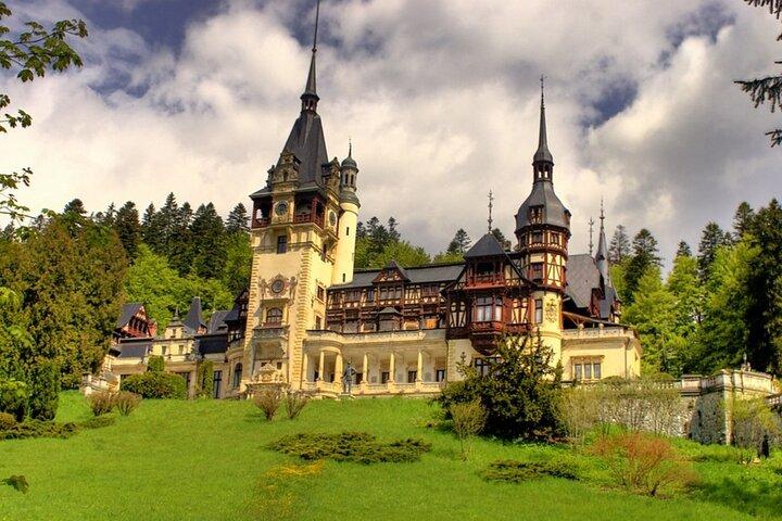 Vlad the Impaler Royal Court från Târgoviște, Peleș Castle och Dracula grav