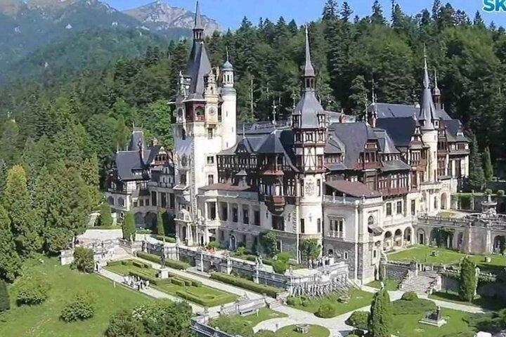 Vlad the Impaler Royal Court från Târgoviște, Peleș Castle och Dracula grav