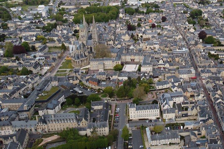 ライセンスガイド付きバイユーからモンサンミッシェルへのプライベートツアー