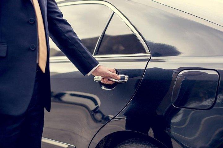 Private Chauffeured Airport Departure Transfers in Sydney
