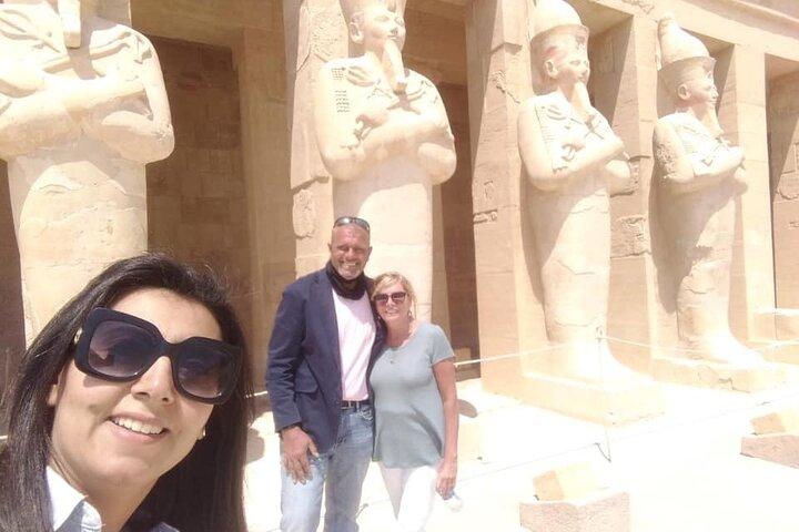 Visite privée et déjeuner du temple Hatshepsut, de la vallée du roi, de la vallée de la reine, du temple Habu