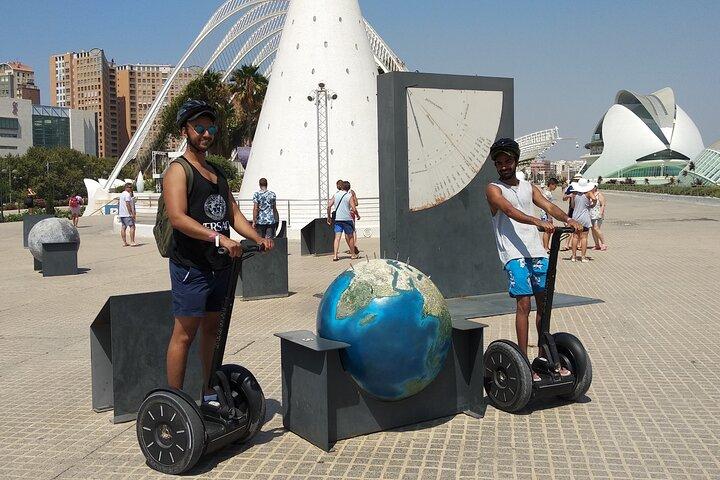 Visite privée en Segway de la Cité des Arts et des Sciences