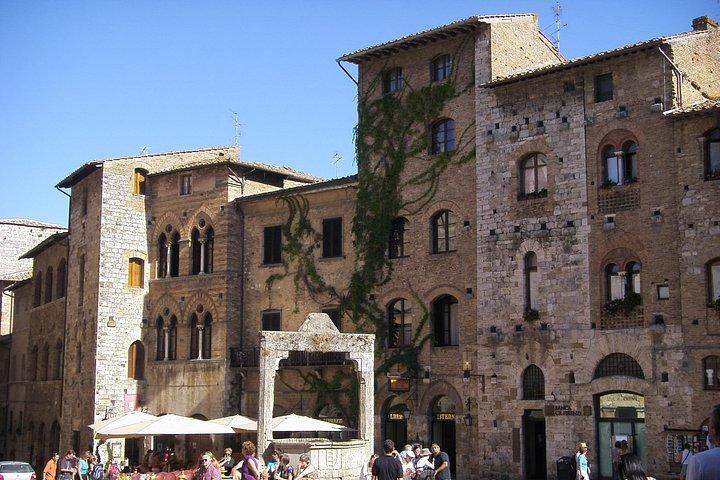 ローマ発：ランチとワインの試飲付きトスカーナとシエナへの日帰り旅行