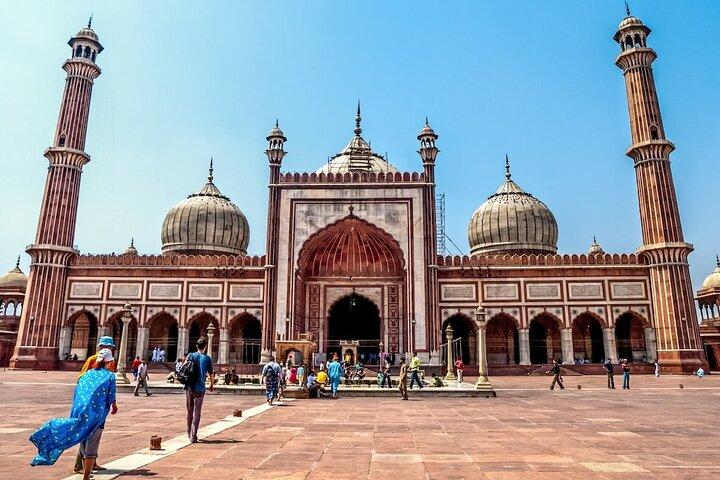 Trasferimento di sola andata da Alwar a Delhi in veicolo AC