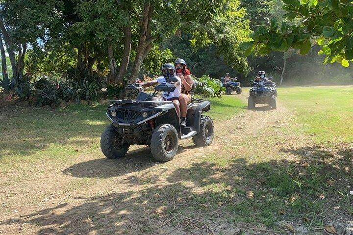 ダブル ATV アドベンチャー : 送迎付きのプライベート農園体験