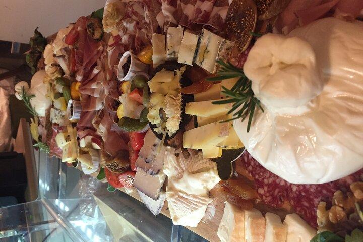 イタリアンシャルキュトリー＆チーズボード（ワインまたはビールのペアリング付き）