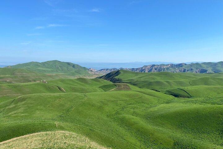 一年中イシク クル湖を巡る究極の 5 日間の旅