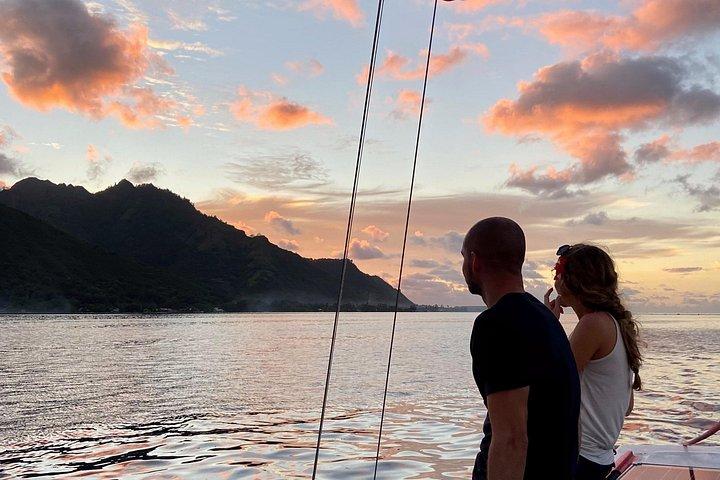 Solnedgångskryssning i Moorea