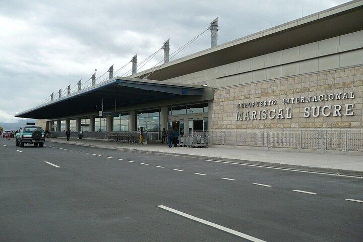 Privater Transfer vom oder zum Flughafen Quito (einfache Fahrt)