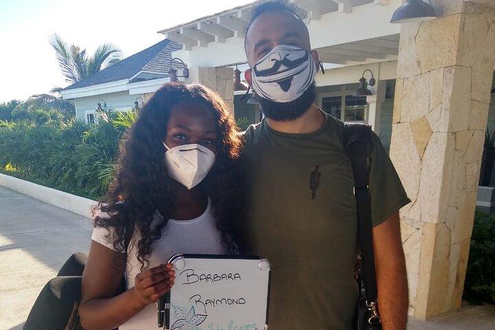 Traslado privado de ida e volta do aeroporto de Antigua de e para Royalton Antigua Resort