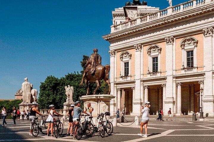 Tour privado en bicicleta por la ciudad de Roma con Cannondale EBike de calidad