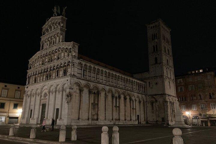 Nachtwanderung in Lucca
