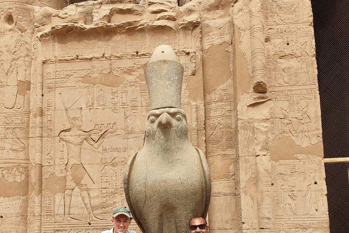 Aswan & Luxor: Visita guiada privada de dia inteiro aos templos de Kom Ombo e Edfu