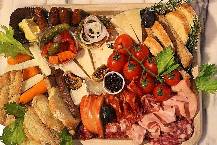 イタリアンシャルキュトリー＆チーズボード（ワインまたはビールのペアリング付き）