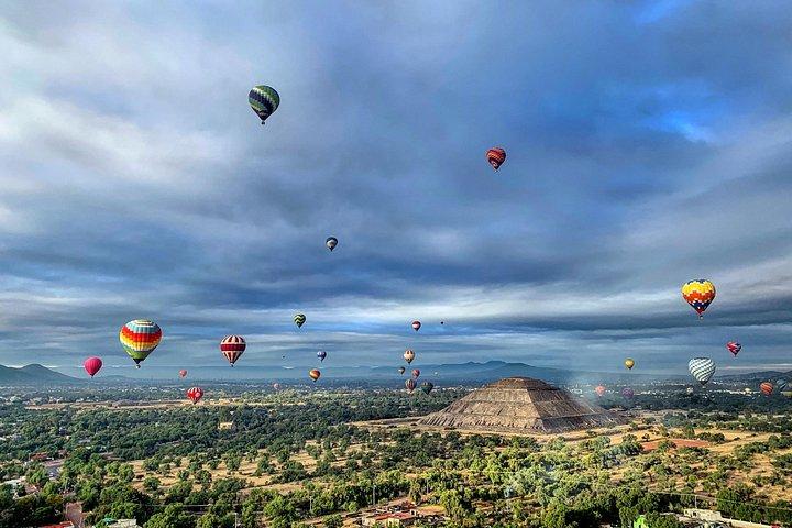 Vuelo en Globo en Teotihuacán desde Ciudad de México / Volare