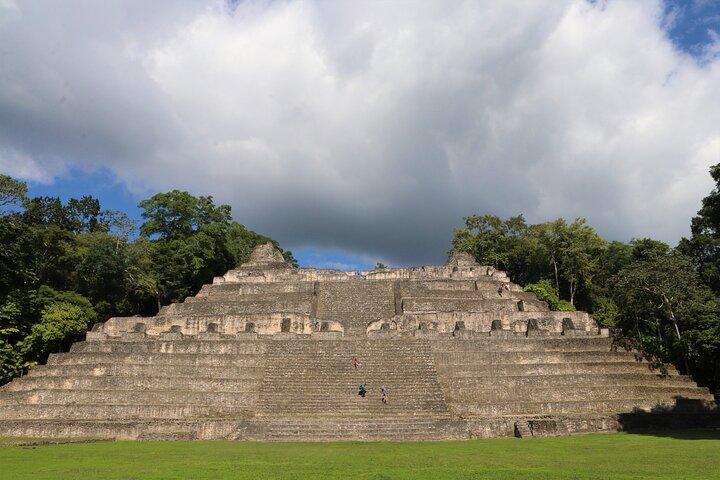 プライベート カラコル パッケージ |古代マヤの世界を発見