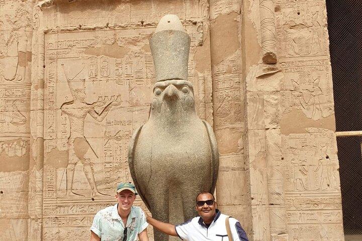 Assouan OU Louxor: visite guidée privée d'une journée complète aux temples de Kom Ombo et d'Edfou