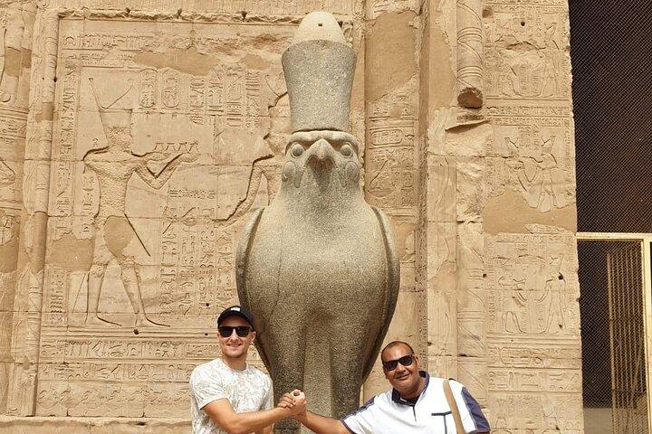 Asuán o Luxor: visita guiada privada de día completo a los templos de Kom Ombo y Edfu