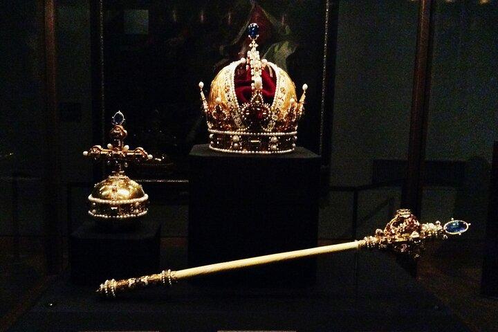 Comment choisir une couronne. Une visite thématique privée du Trésor impérial (Kaiserliche Schatzkammer) / Billets inclus