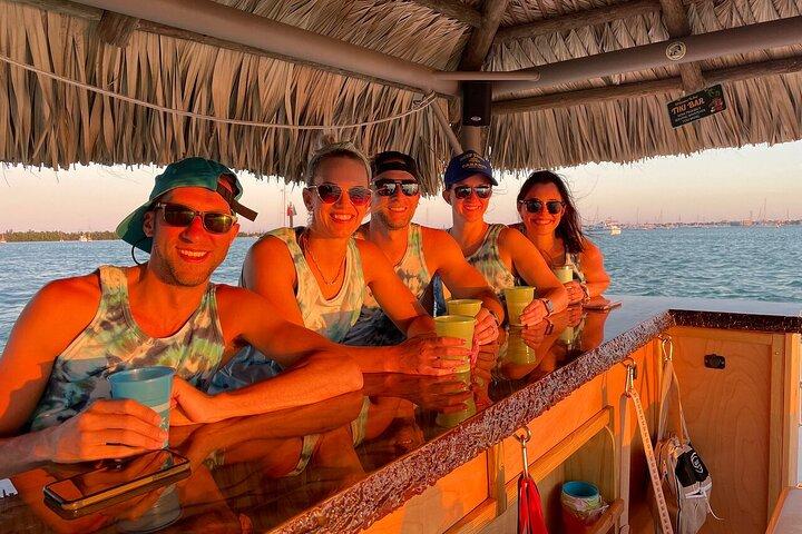 Croisière au coucher du soleil au bar Key West Tiki (près du siège) BYOB Adventure