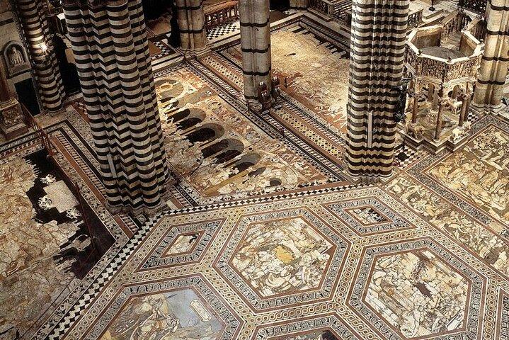 Visite privée Sienne, San Gimignano et Monteriggioni, déjeuner dans la cave